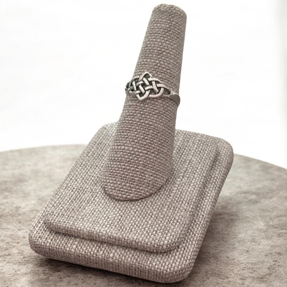 NWT 925 Sterling Silver Celtic Knot Ring! Available in Sizes 6-10! NEW! - Picture 3 of 4